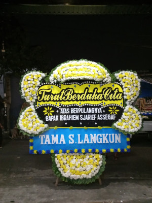 Papan Bunga Duka di Girian Indah